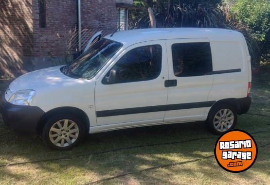 Utilitarios - Peugeot Partner 2018 Diesel 62000Km - En Venta