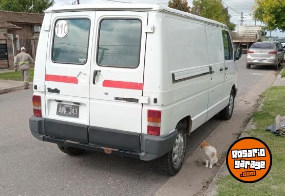 Utilitarios - Renault Trafic furgón largo 1995 Diesel 111111Km - En Venta