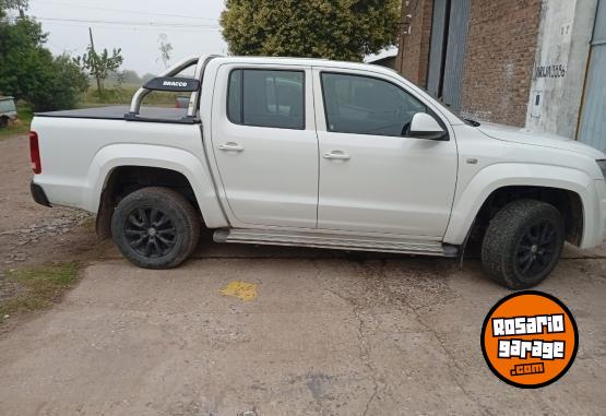 Camionetas - Volkswagen AMAROK CONFORTLINE 2017 Diesel 150000Km - En Venta