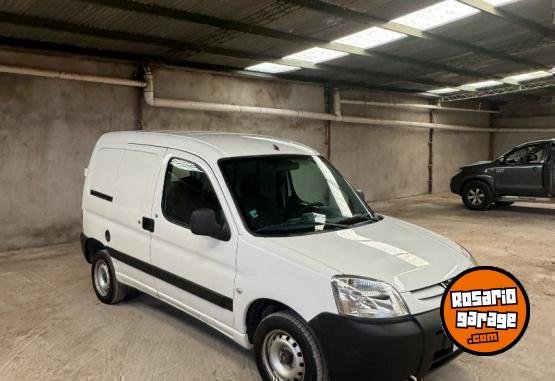 Utilitarios - Peugeot Partner 2018 Diesel 128000Km - En Venta