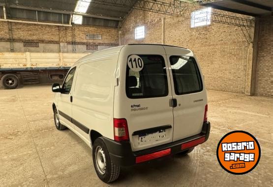 Utilitarios - Peugeot Partner 2018 Diesel 128000Km - En Venta