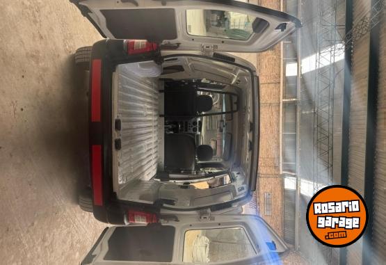 Utilitarios - Peugeot Partner 2018 Diesel 128000Km - En Venta
