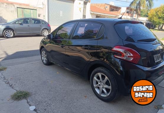 Autos - Peugeot 208 2013 Nafta 116000Km - En Venta