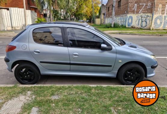 Autos - Peugeot 206 2005 Diesel 240000Km - En Venta