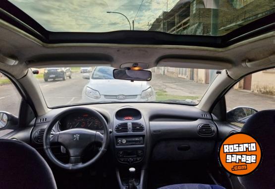 Autos - Peugeot 206 2005 Diesel 240000Km - En Venta