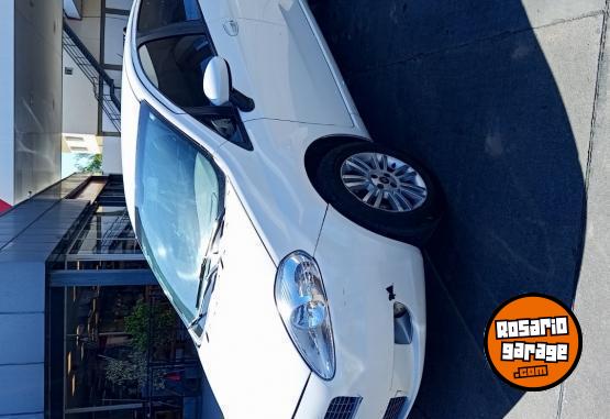 Autos - Fiat Punto 2011 GNC 208000Km - En Venta