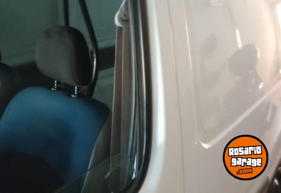 Utilitarios - Renault Kangoo 2011 Nafta 190000Km - En Venta