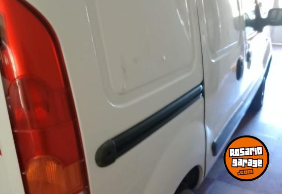 Utilitarios - Renault Kangoo 2011 Nafta 190000Km - En Venta