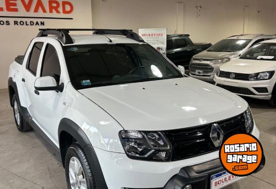 Camionetas - Renault Duster Oroch outsider 2017 GNC 84000Km - En Venta