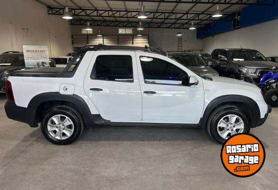 Camionetas - Renault Duster Oroch outsider 2017 GNC 84000Km - En Venta