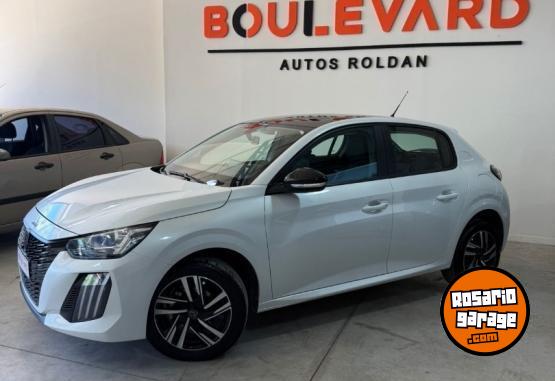 Autos - Peugeot 208 2025 Nafta 8400Km - En Venta