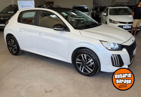 Autos - Peugeot 208 2025 Nafta 8400Km - En Venta