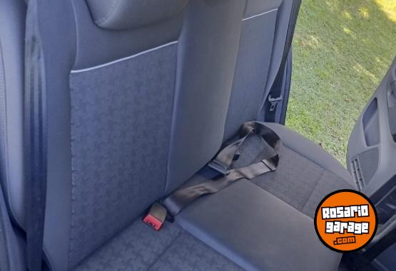 Autos - Volkswagen SURAN 2016 Nafta 88000Km - En Venta