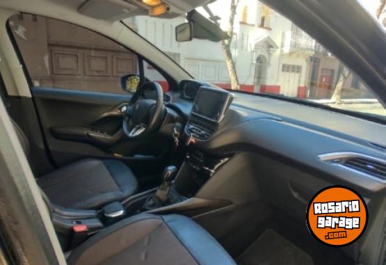 Autos - Peugeot 2008 FELINE 1.6 2019 Nafta 84900Km - En Venta