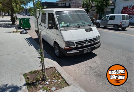 Utilitarios - Renault renault trafic 1996 Diesel 460000Km - En Venta