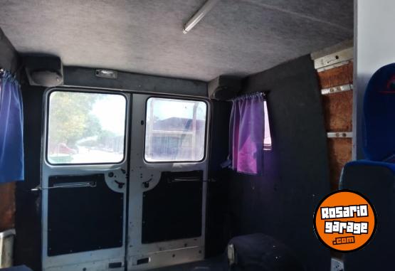 Utilitarios - Renault renault trafic 1996 Diesel 460000Km - En Venta