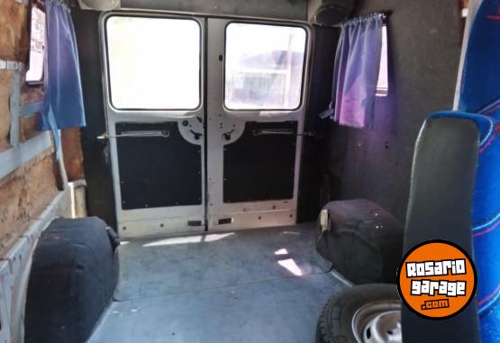 Utilitarios - Renault renault trafic 1996 Diesel 460000Km - En Venta