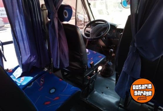 Utilitarios - Renault renault trafic 1996 Diesel 460000Km - En Venta