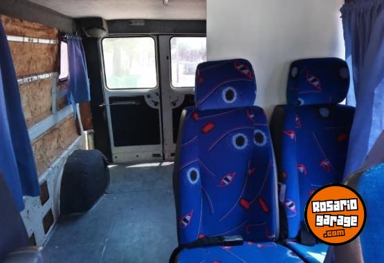 Utilitarios - Renault renault trafic 1996 Diesel 460000Km - En Venta