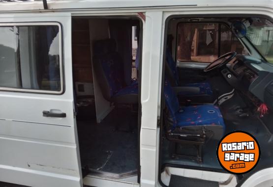 Utilitarios - Renault renault trafic 1996 Diesel 460000Km - En Venta
