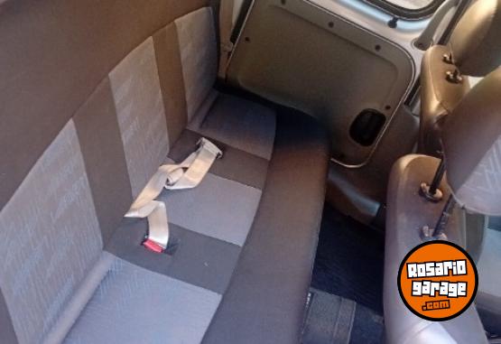 Utilitarios - Renault Kangoo Confort 2012 GNC 154000Km - En Venta