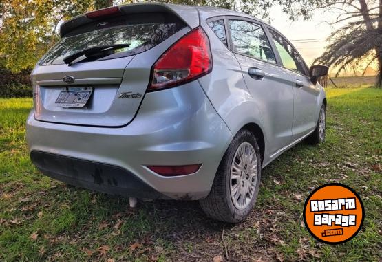 Autos - Ford Fiesta 2015 GNC 140000Km - En Venta
