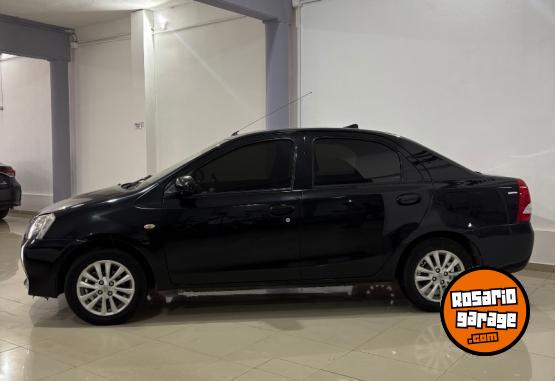 Autos - Toyota Etios 2014 GNC 112000Km - En Venta