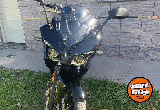 Motos - Bajaj Rs 200 2017 Nafta 8200Km - En Venta