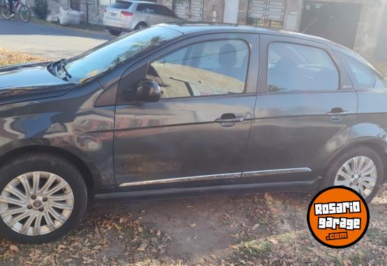 Autos - Fiat Grand siena 2013 2013 GNC 124500Km - En Venta