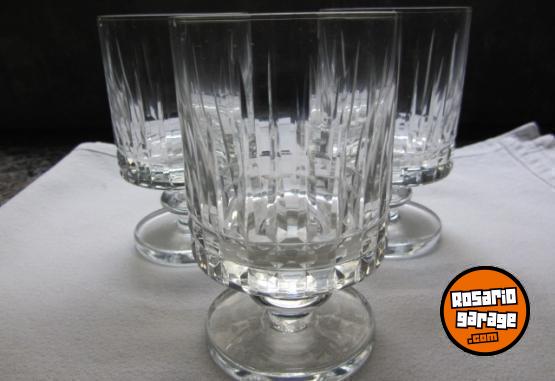 Hogar - 12 COPAS DE CRISTAL TALLADO PARA VINO - En Venta