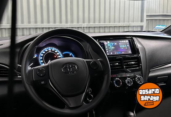 Autos - Toyota Yaris XS 2025 Nafta 0Km - En Venta