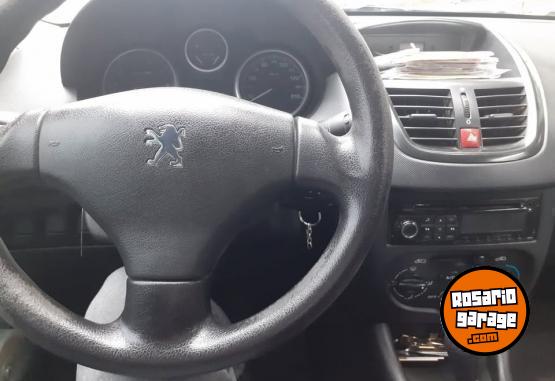 Autos - Peugeot 207 Xr 2011 Nafta 156000Km - En Venta