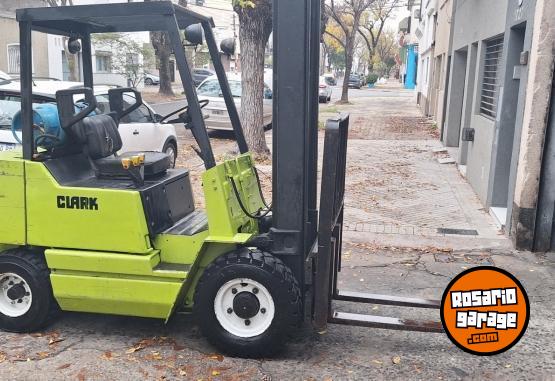 Camiones y Grúas - AUTOELEVADOR - En Venta