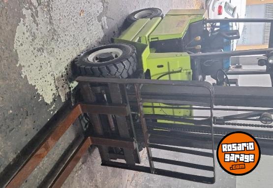 Camiones y Grúas - AUTOELEVADOR - En Venta