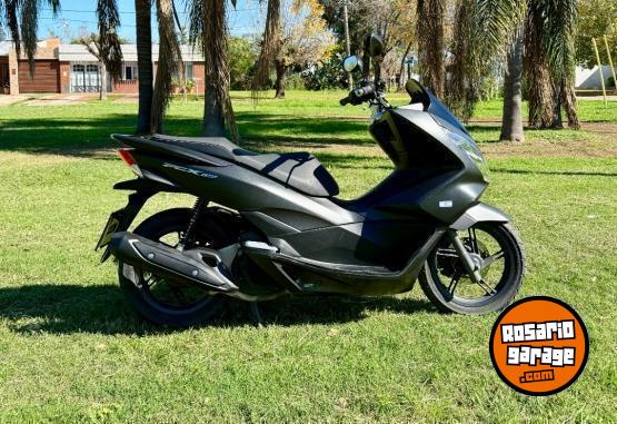 Motos - Honda PCX 150 2017 Nafta 22000Km - En Venta