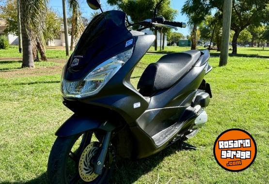 Motos - Honda PCX 150 2017 Nafta 22000Km - En Venta