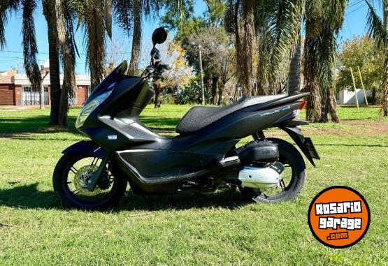 Motos - Honda PCX 150 2017 Nafta 22000Km - En Venta