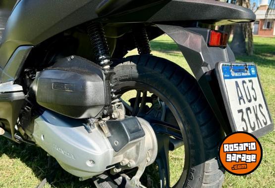 Motos - Honda PCX 150 2017 Nafta 22000Km - En Venta