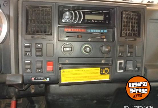 Camiones y Gras - FORD CARGO 1832e - CABINA DORMITORIO - BARANDA VOLCABLE - 2011 - En Venta