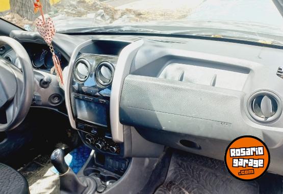 Autos - Renault Duster dinámic 2015 Nafta 211000Km - En Venta