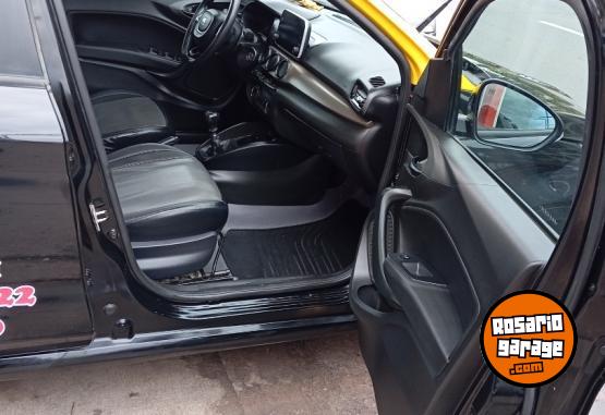 Autos - Fiat CRONOS 2023 GNC 70000Km - En Venta