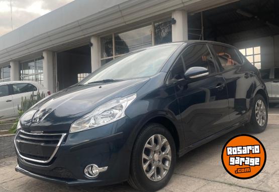 Autos - Peugeot 208 Allure Touchscreen 2015 Nafta 109000Km - En Venta