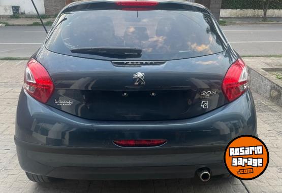 Autos - Peugeot 208 Allure Touchscreen 2015 Nafta 109000Km - En Venta