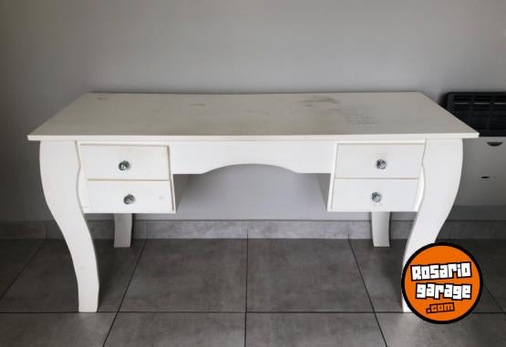 Hogar - Escritorio de pino estilo provenzal LIQUIDO - En Venta