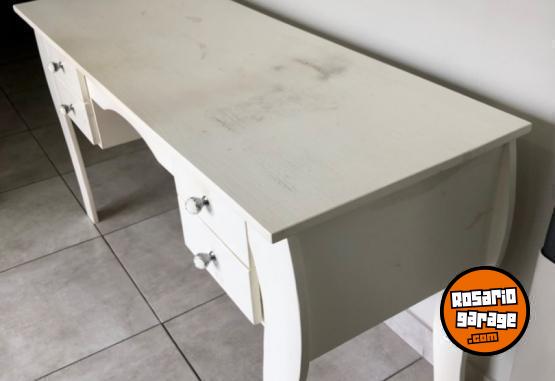 Hogar - Escritorio de pino estilo provenzal LIQUIDO - En Venta