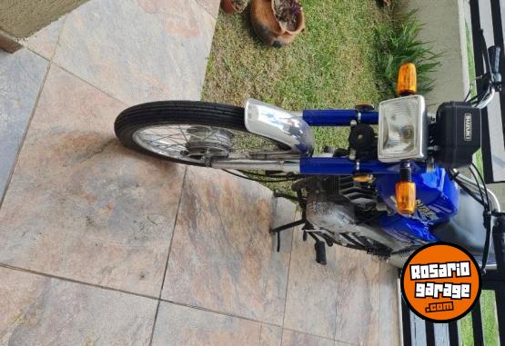 Motos - Suzuki AX100 2023 Nafta 5900Km - En Venta