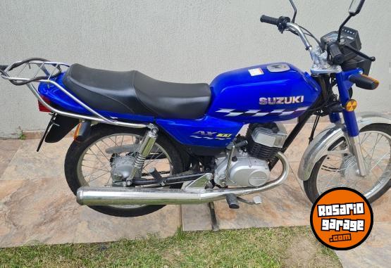 Motos - Suzuki AX100 2023 Nafta 5900Km - En Venta