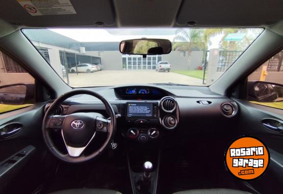 Autos - Toyota Etios XLS 1.5 MT6 5P 2017 Nafta 200500Km - En Venta
