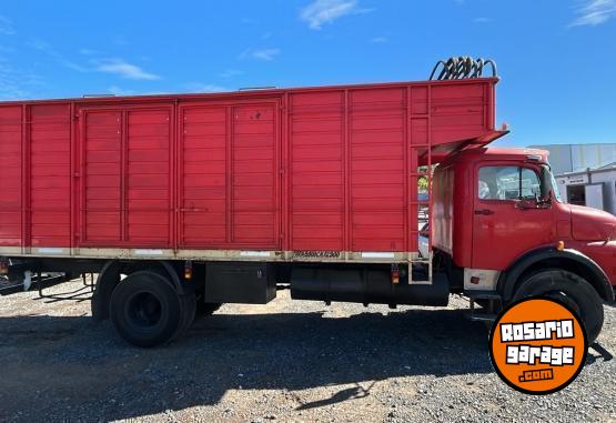 Camiones y Grúas - Mercedes Benz 1114 2985 motor 20 - En Venta