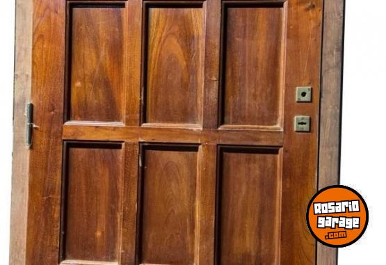 Hogar - PUERTA DE MADERA EN CEDRO - En Venta